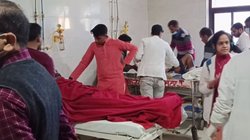 Prayagraj Magh Mela: प्रयागराज माघ मेले में भंडारे के दौरान लगी आग, 6 लोग झुलसे