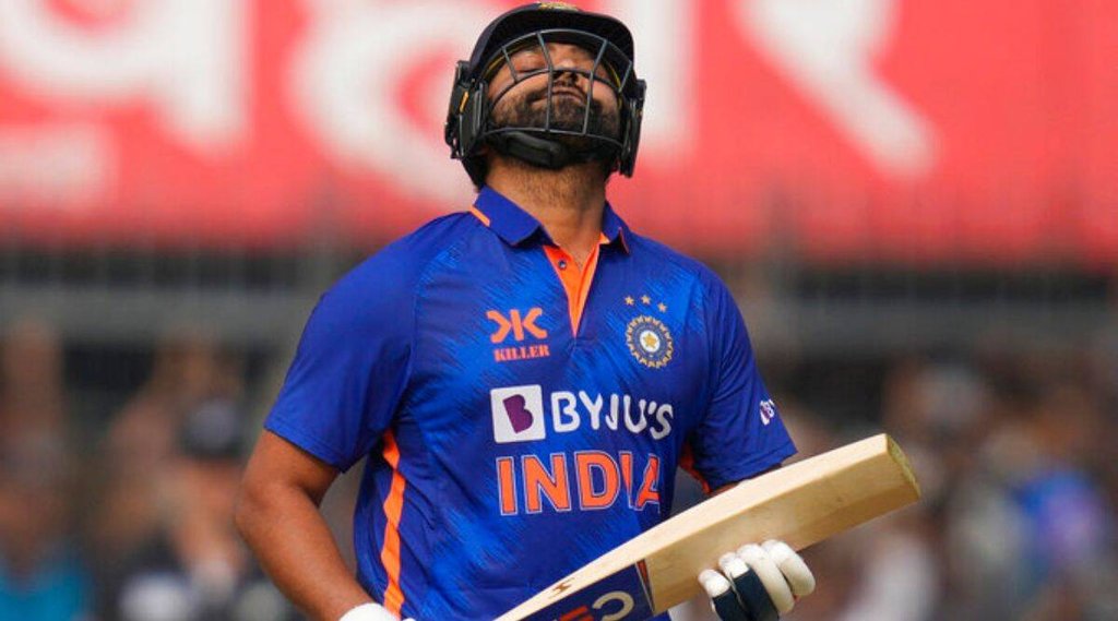 Rohit Sharma Century: इंदौर में न्यूजीलैंड के खिलाफ शतक जड़ने के बाद रोहित शर्मा। (AP Photo/Rajanish Kakade)