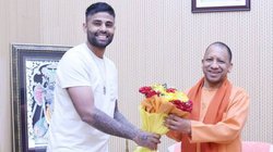 क्रिकेटर सूर्य कुमार से मिले योगी आदित्यनाथ, बताया मिस्टर ‘Mr. 360°’; लोग बोले- पार्टी कार्यकर्ता का शपथ दिला दीजिये