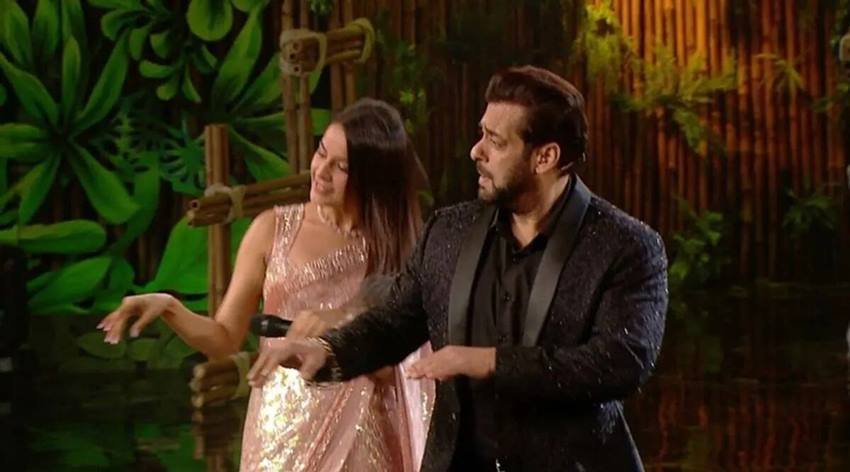 Salman Dancing with Shehnaz gill in Bigg boss 13