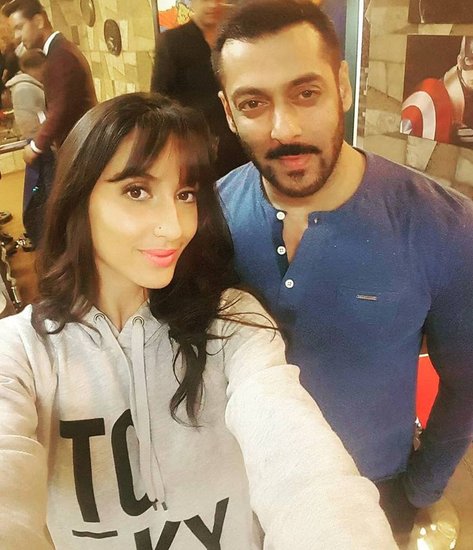nora Fatehi with salman khan
