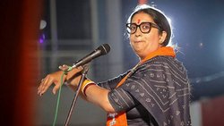 स्मृति ईरानी ने ट्रोल मंत्रालय का कार्यभार अनुराग गोली मारी ठाकुर को दे रखा है- कांग्रेस की सुप्रिया श्रीनेत ने किया ट्वीट, आये ऐसे कमेंट