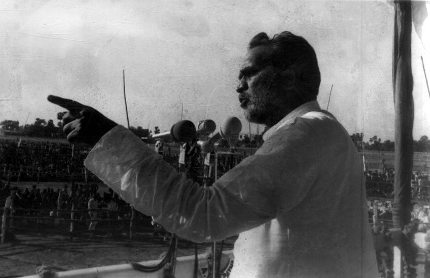 Chandra Shekhar Speaking in Public Ralley