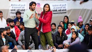 Wrestlers Protest, Vinesh Phogat, Yogeshwar Dutt