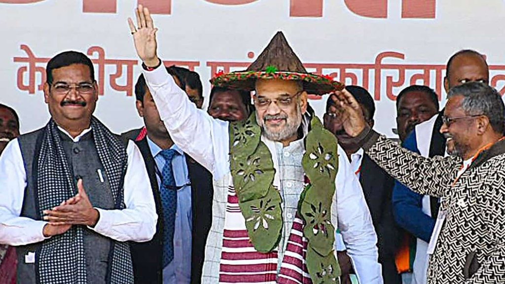 Jharkhand के चाईबासा में विजय संकल्प रैली के दौरान केंद्रीय गृह मंत्री अमित शाह (Source- PTI)
