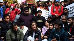 बृजभूषण शरण सिंह के खिलाफ फिर धरने पर बैठे बजरंग पूनिया समेत स्टार पहलवान, जांच कमेटी से हैं नाराज