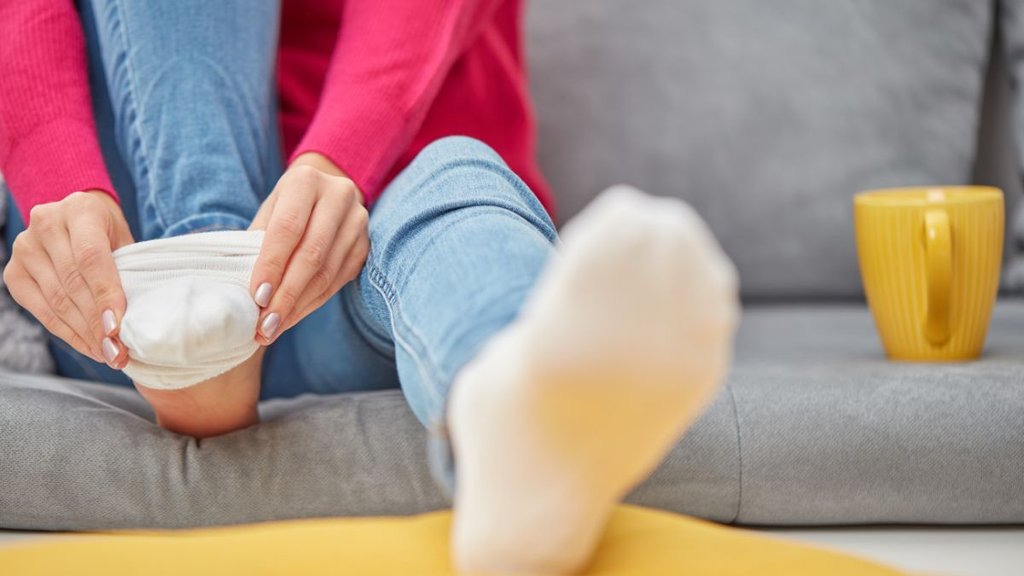 Winter Feet Care, Cold Feet and Hands in Winter, WINTER SEASON
