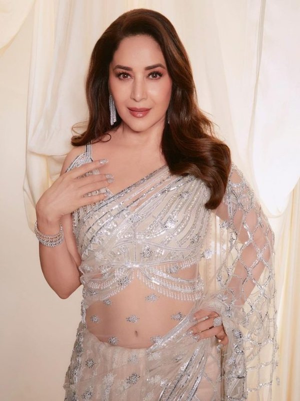 EVERGREEN ACTRESS IN SAREE