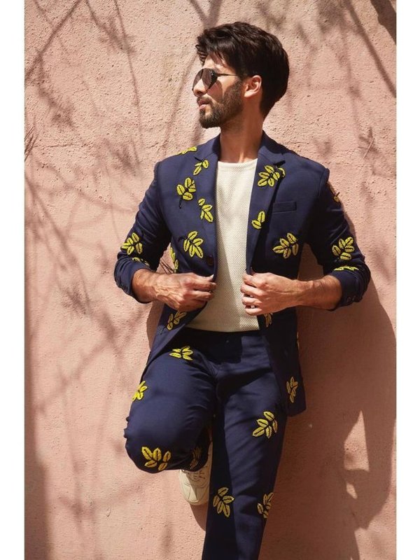 shahid playful suit look
