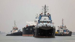 indian ports| ever alot ship| mundra port|