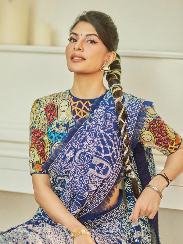 jacqueline gorgeous look