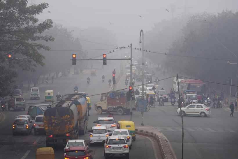 Dense fog in Delhi