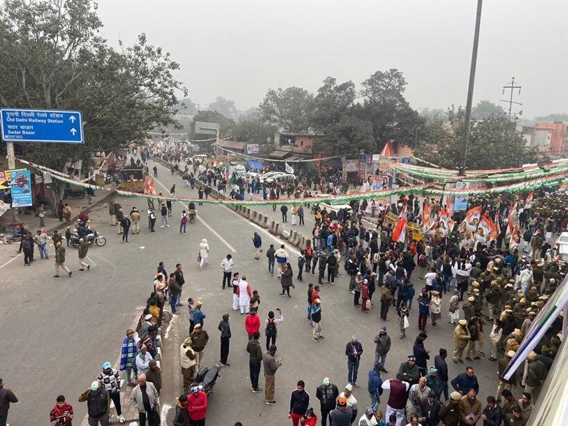 भारत जोड़ो यात्रा दिल्ली में कश्मीरी गेट के मरघट हनुमान मंदिर के पास से मंगलवार सुबह 10 बजे शुरू हुई। (Express Photo)