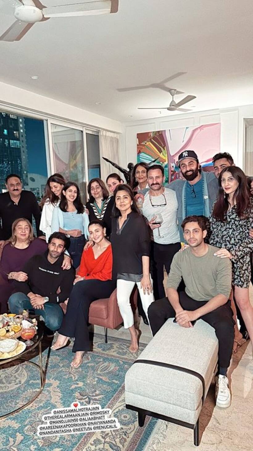 Ranbir kapoor with family members