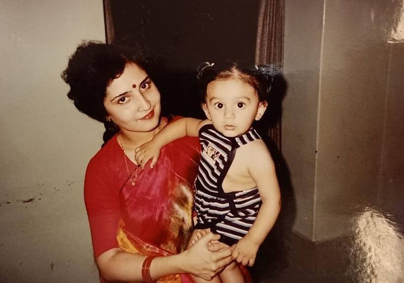 Kartik Aaryan with mom
