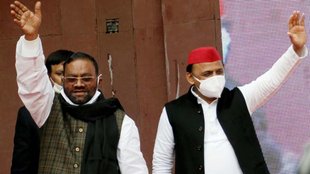 swami prasad maurya| akhilesh yadav |