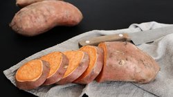 Sweet Potatoes Benefits: सर्दियों में शकरकंद के हैं गजब के फायदे, कई बीमारियों से रखता है दूर, एक्सपर्ट से जानें इस्तेमाल का सही तरीका