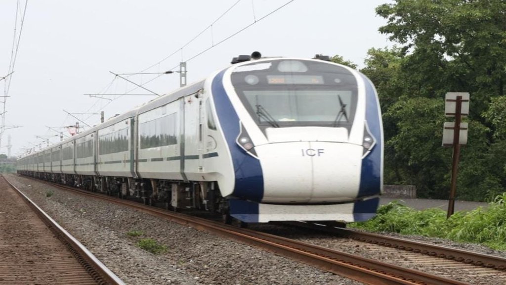 vande bharat express| vande bharat| stone pelting