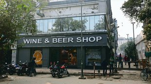 liquor sale in delhi | new year liquor sale | delhi record liquor sales