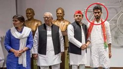 उमेश पाल हत्याकांड के ‘मुख्य साजिशकर्ता’ की सपा अध्यक्ष के साथ तस्वीर वायरल, भाजपा नेता बोले-जवाब दो अखिलेश?