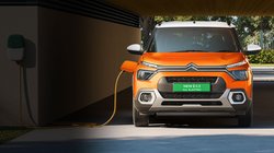 Citroen eC3 Launch: 320 km ड्राइविंग रेंज के साथ लॉन्च हुई सिट्रोएन ई सी3 इलेक्ट्रिक कार, जानें कीमत से लेकर फीचर्स तक हर छोटी बड़ी डिटेल