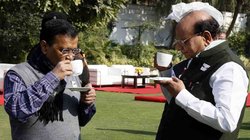 लो जी! अब ट्विटर पर भिड़ गए अरविंद केजरीवाल और दिल्ली एलजी, लोगों ने ली चुटकी