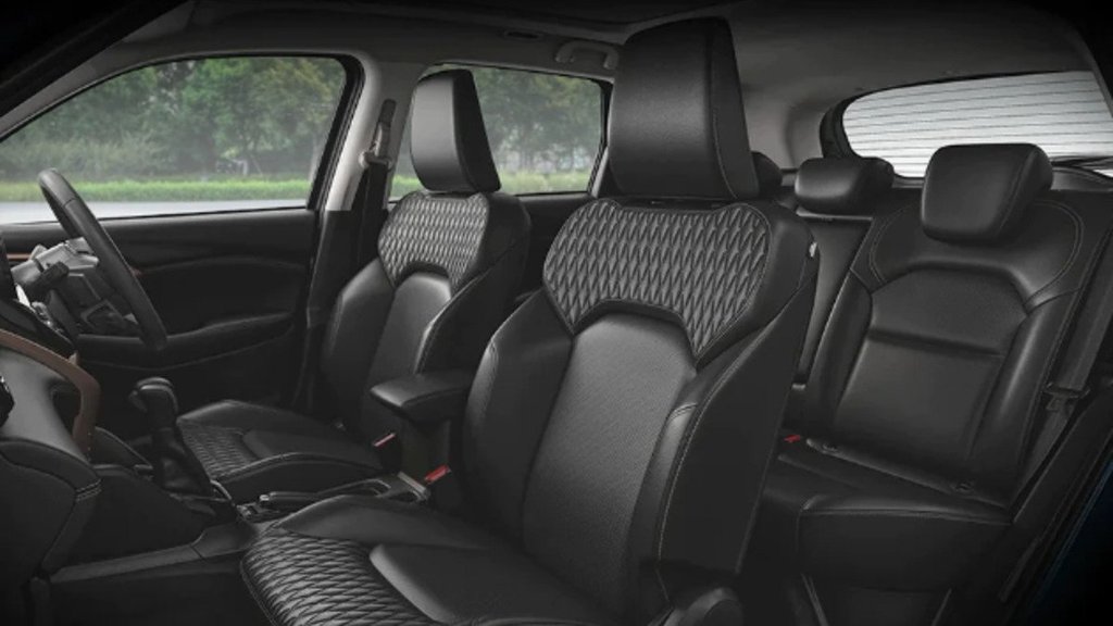 Delhi Mumbai Expressway । Maruti Grand Vitara । Best Mileage SUV