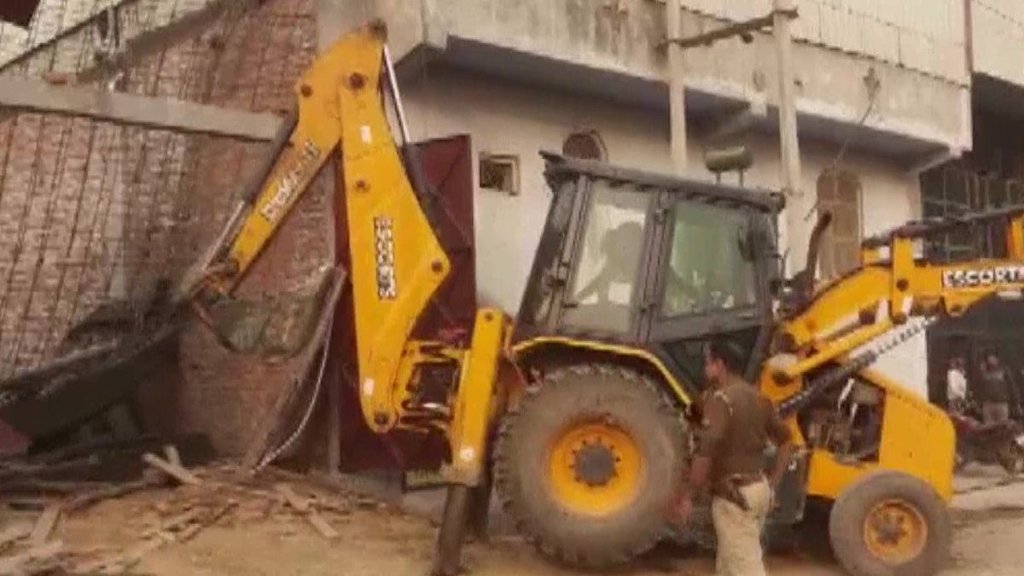 Ghaziabad | LONI | Two labourers killed
