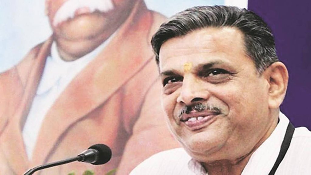 Dattatreya Hosabale: भारत में रहने वाले सभी हिंदू, दत्तात्रेय बोले- मजबूरी में गोमांस खाने वालों के लिए भी दरवाजे खुले