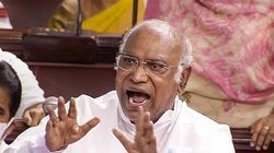 मल्लिकार्जुन खड़गे ने कहा- एंकरों को खरीद लेती है सरकार, रुबिका लियाकत बोलीं- 1 पाई किसी की ली होगी तो छोड़ दूंगी नौकरी