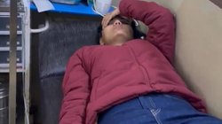 नेहा सिंह राठौर की बिगड़ी तबीयत, अस्पताल से वीडियो शेयर कर बोलीं- डॉक्टर ने स्ट्रेस लेने को किया है मना