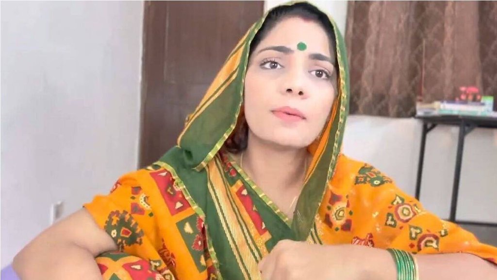 Neha Singh Rathore| Neha Singh Rathore Viral News| Neha Singh Rathore Photo|