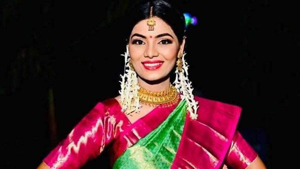 Neha Singh Rathore| Neha Singh Rathore UP Police| Neha Singh Rathore Photo|