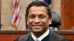 Kerala: बीड़ी फैक्ट्री में काम करने वाला लड़का अमेरिका में बना जज, होटल में झाड़ू-पोछा कर की थी LLB की पढ़ाई, माता-पिता दोनों दिहाड़ी मजदूर