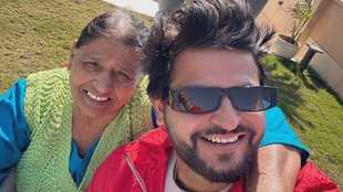 Suresh Raina| Suresh Raina Mother Photo| Suresh Raina Jansatta|