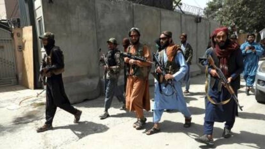 Pakistani border guards | Afghan Taliban forces | cross-border fire