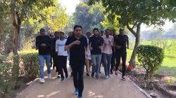 Rajasthan के निर्दलीय विधायक ने विरोध के लिए अपनाया अनूठा तरीका, मैराथन निकालकर रखी अपनी डिमांड