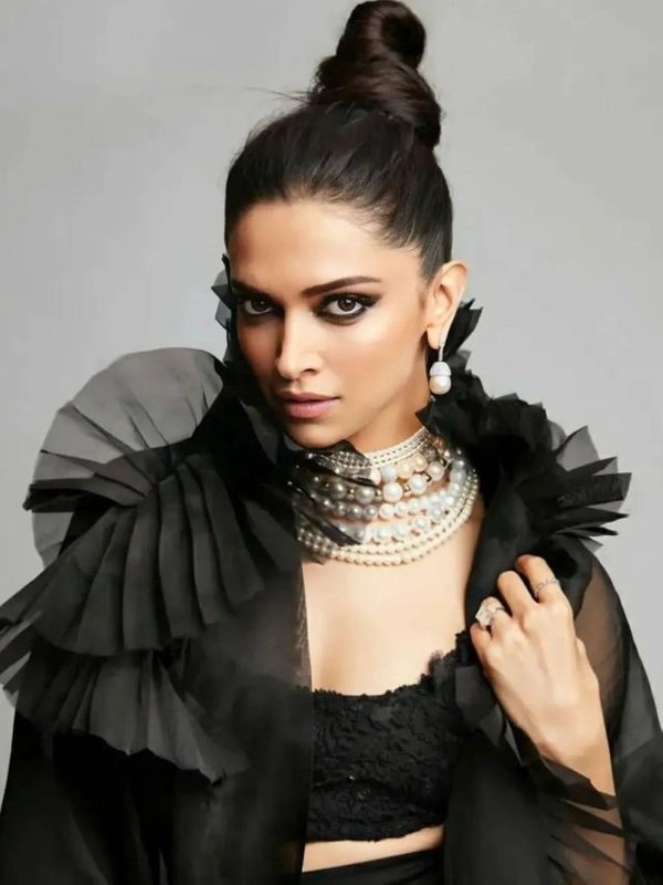 ACTRESS WHO LOVED THE OTHER ACTRESS BOYFRIEND