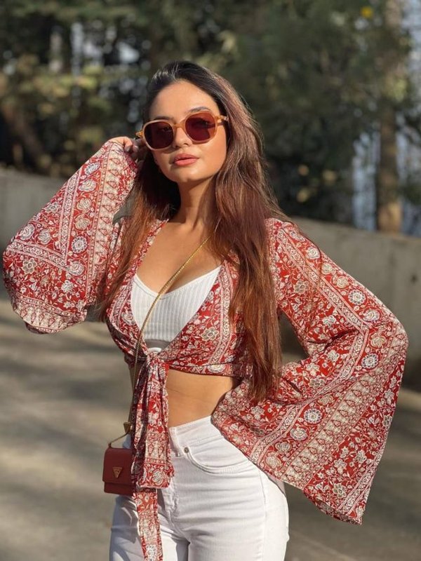 ANUSHKA SEN IN KILLER LOOK