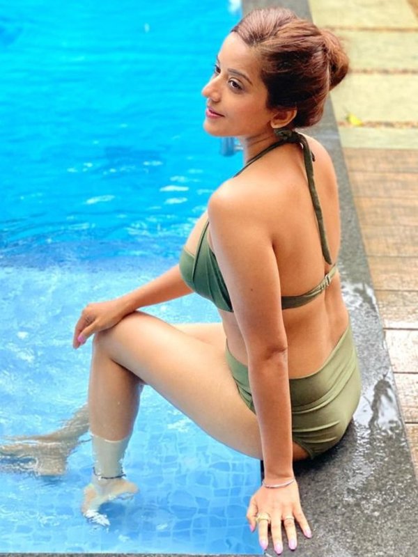 Bhojpuri actress in bikini 2