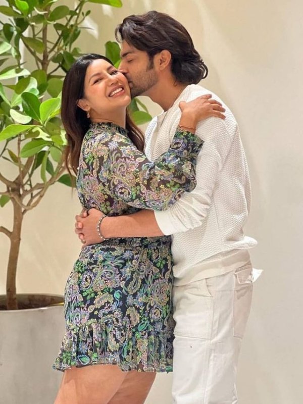 DEBINA AND GURMEET ROMANCE