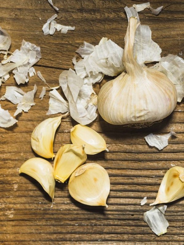 GARLIC PEELS CAN BE USED IN COOKING