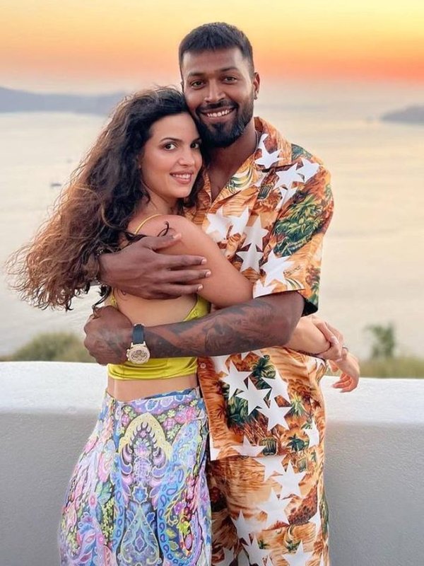 HARDIK PANDYA AND NATASHA LOVE STORY