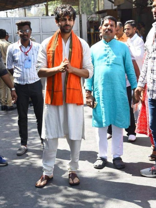 KARTIK ARYAN AT SIDDHIVINAYAK