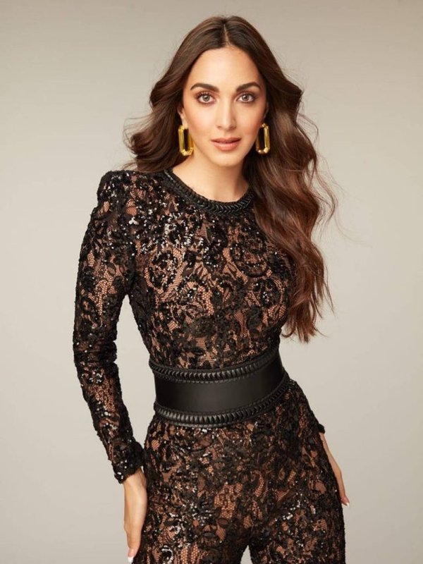 KIARA ADVANI VALENTINES DAY FASHION TIPS