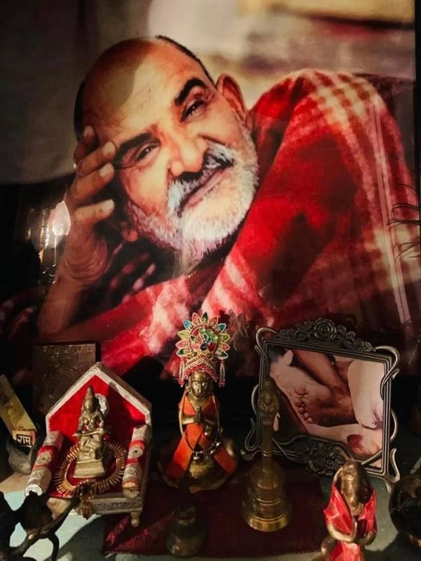 NEEM KAROLI BABA - DONT SHARE THESE 4 THINGS WITH ANYONE