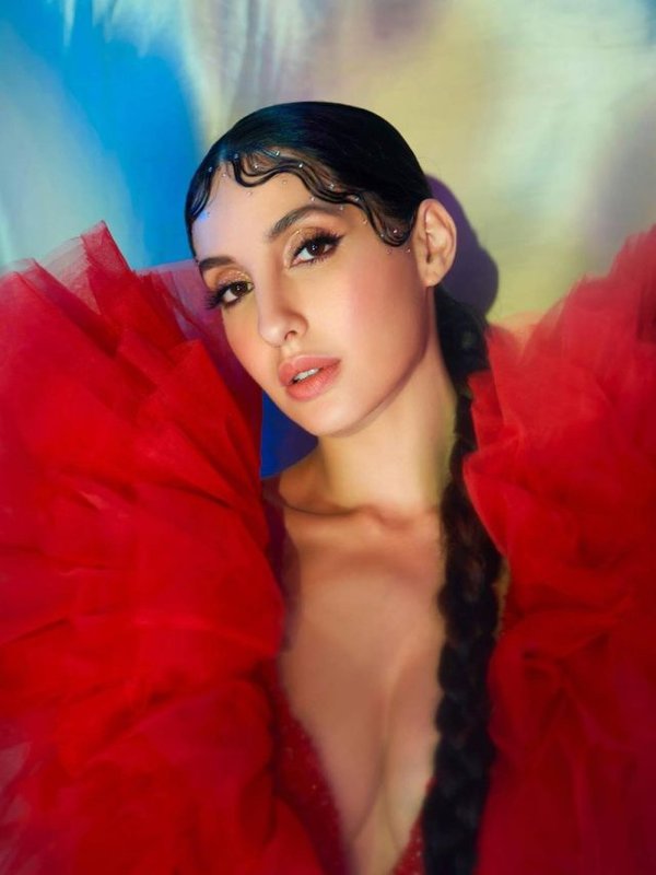 Nora fatehi atrangi looks