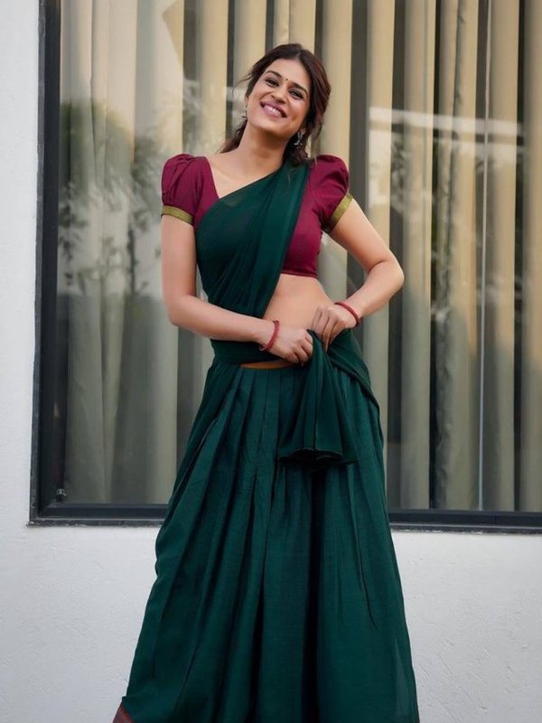 SHRADDHA DAS IN GREEN SAREE