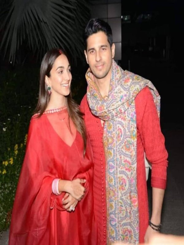 SIDHARTH KIARA IN RED LOOK AFTER WEDDING
