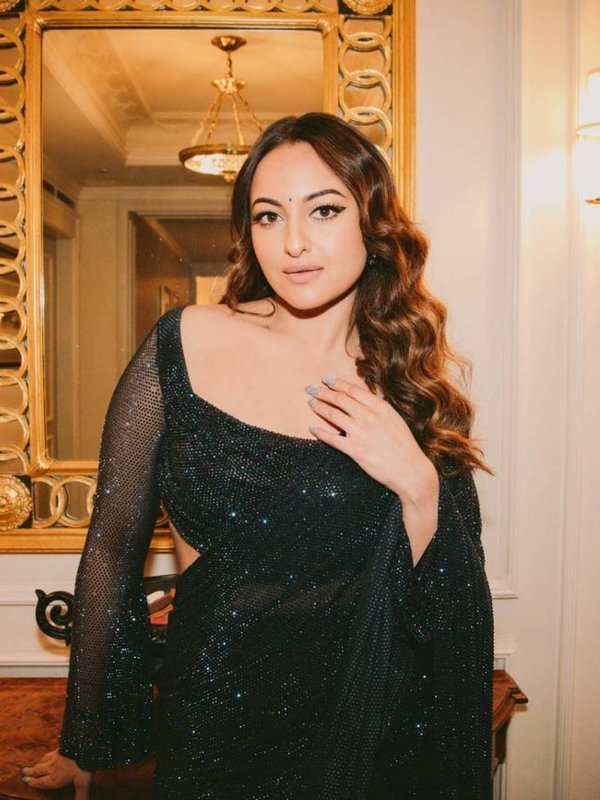 SONAKSHI SINHA IN APSARA LOOK